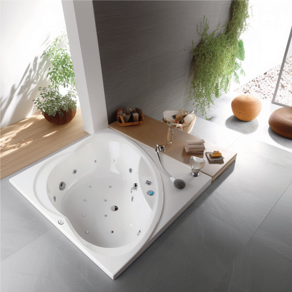 Photo d'ambiance de la baignoire balnéo d'angle Diva