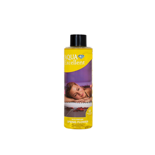 Bouteille d'huiles essentielles de fleurs du printemps pour l'eau du spa